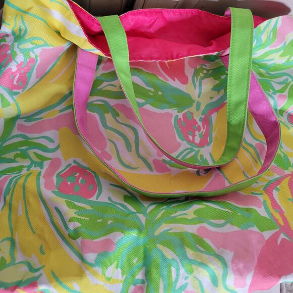 Lilly Pulitzer for Estee Lauder Beach Strawberry Banana Tote Bag - Picture 13 of 14